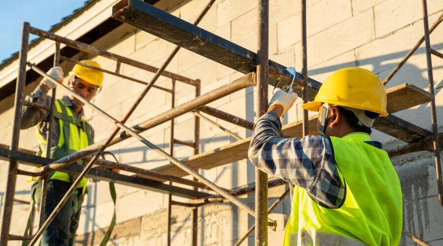 Professional gutter cleaning in Bent, NM